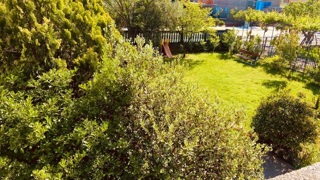 بودغوريتْسا Garden View Guestroom المظهر الخارجي الصورة